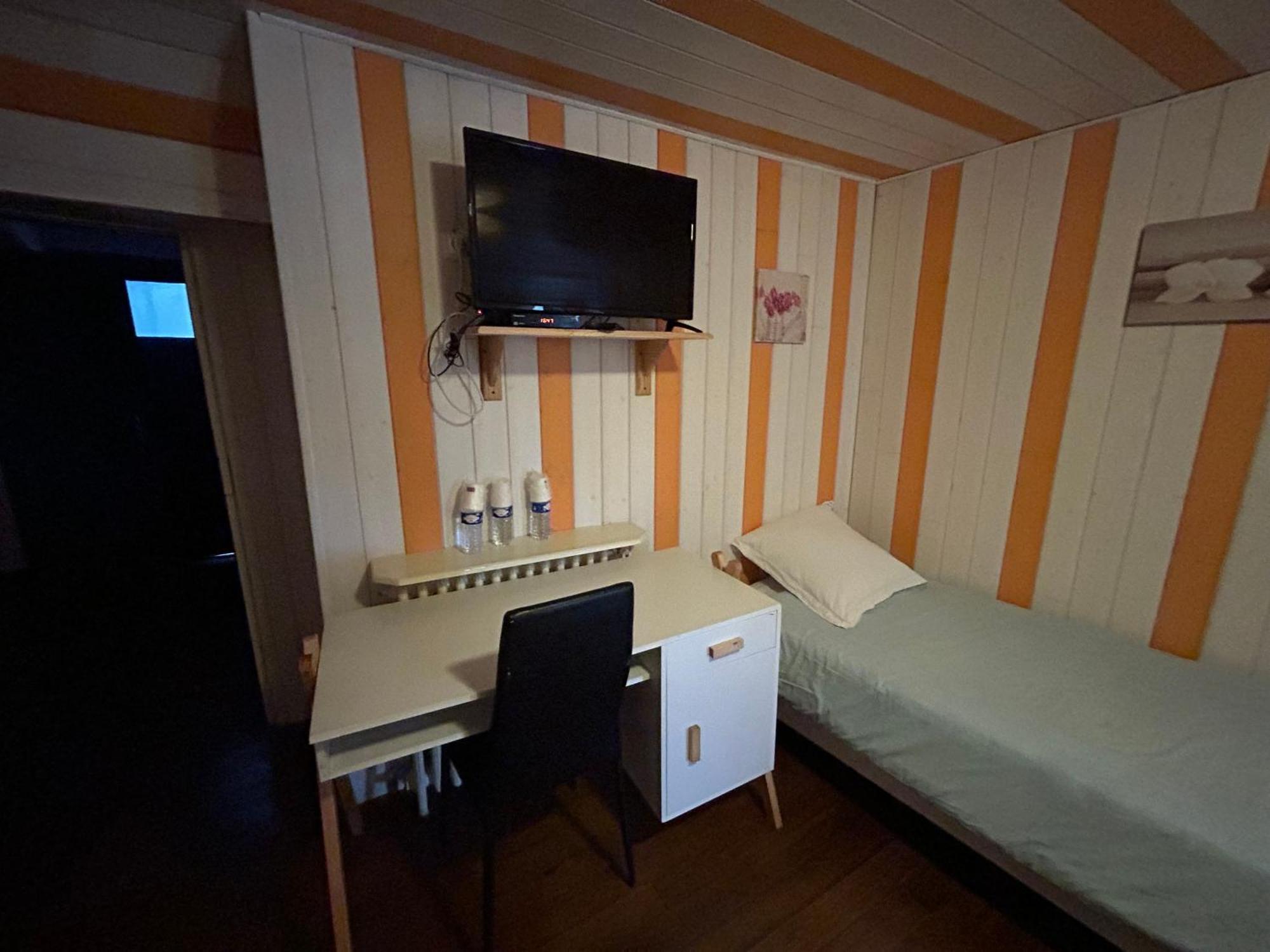 Chambres D'Hotes La Cheminee Tardets-Sorholus Exterior photo