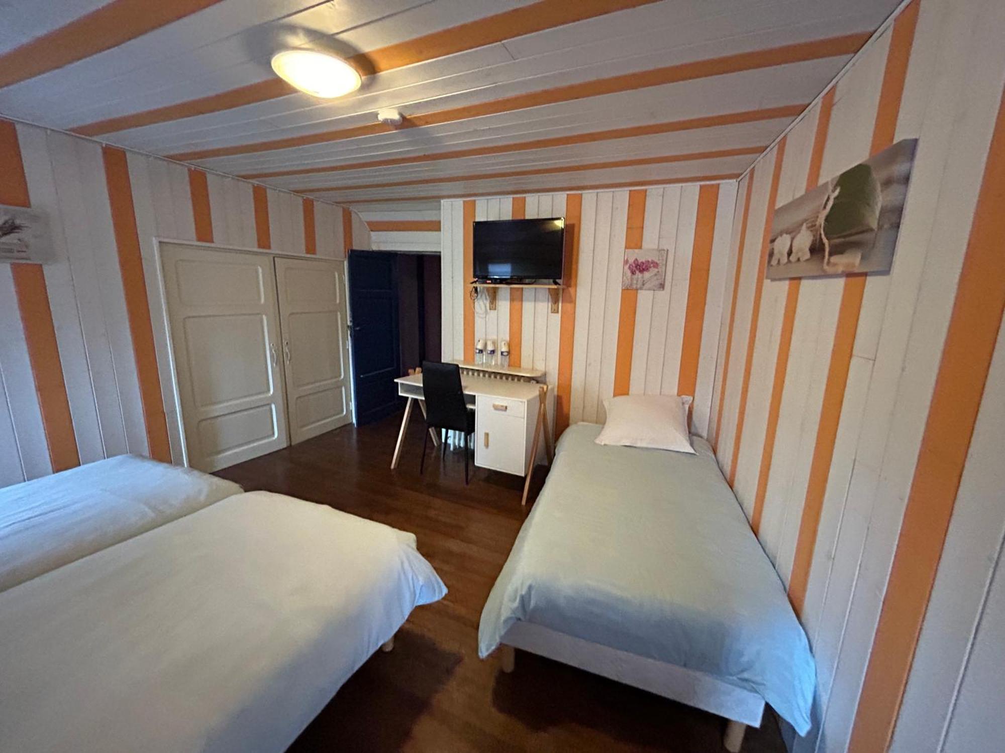 Chambres D'Hotes La Cheminee Tardets-Sorholus Exterior photo