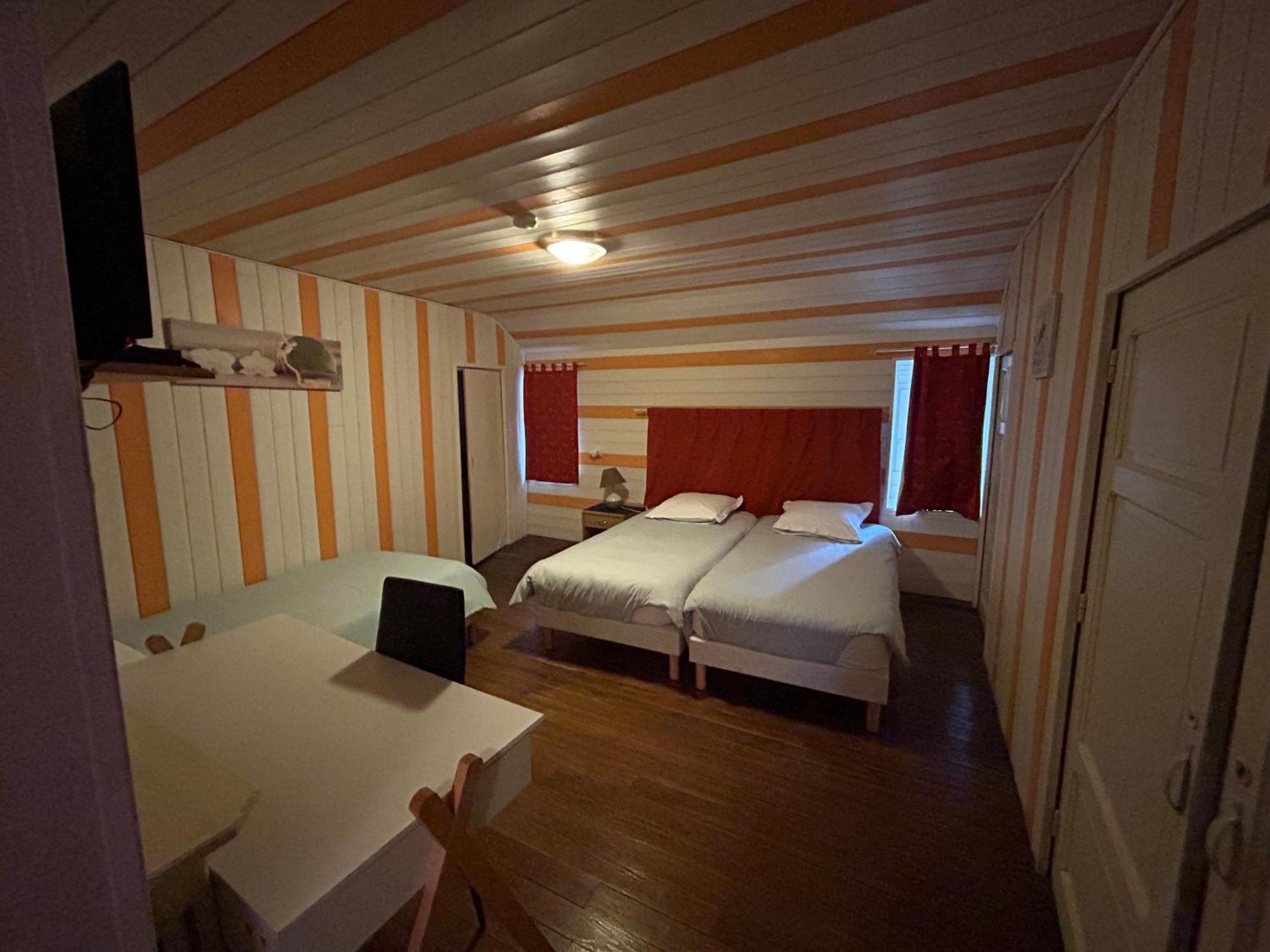 Chambres D'Hotes La Cheminee Tardets-Sorholus Exterior photo