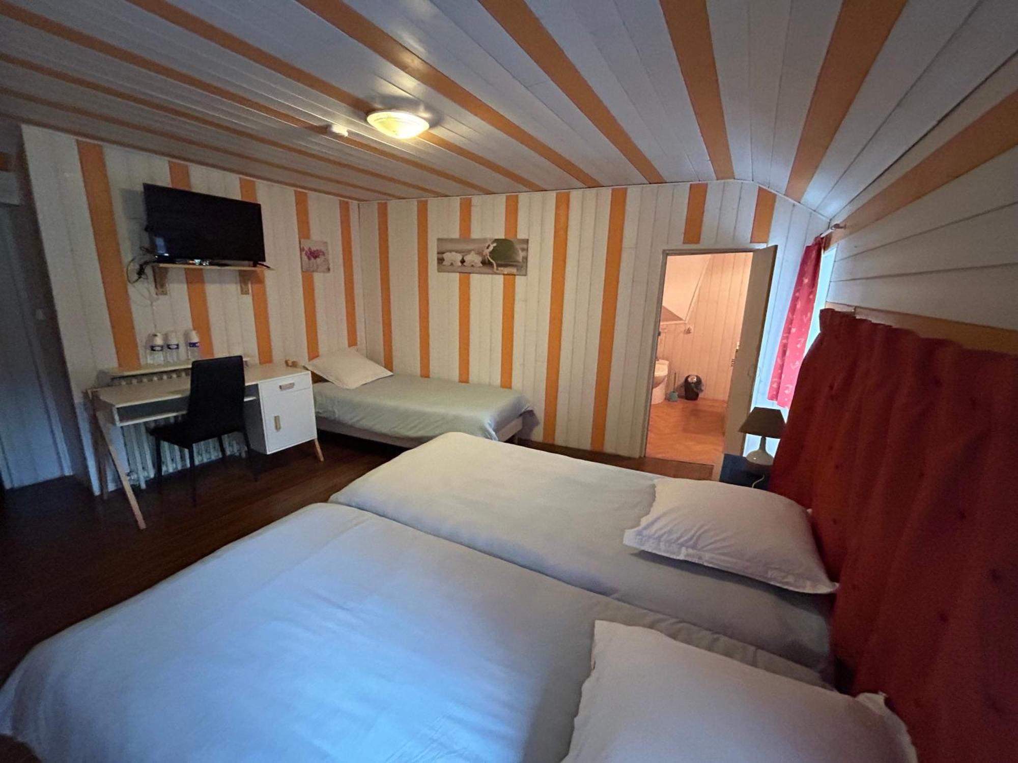 Chambres D'Hotes La Cheminee Tardets-Sorholus Exterior photo